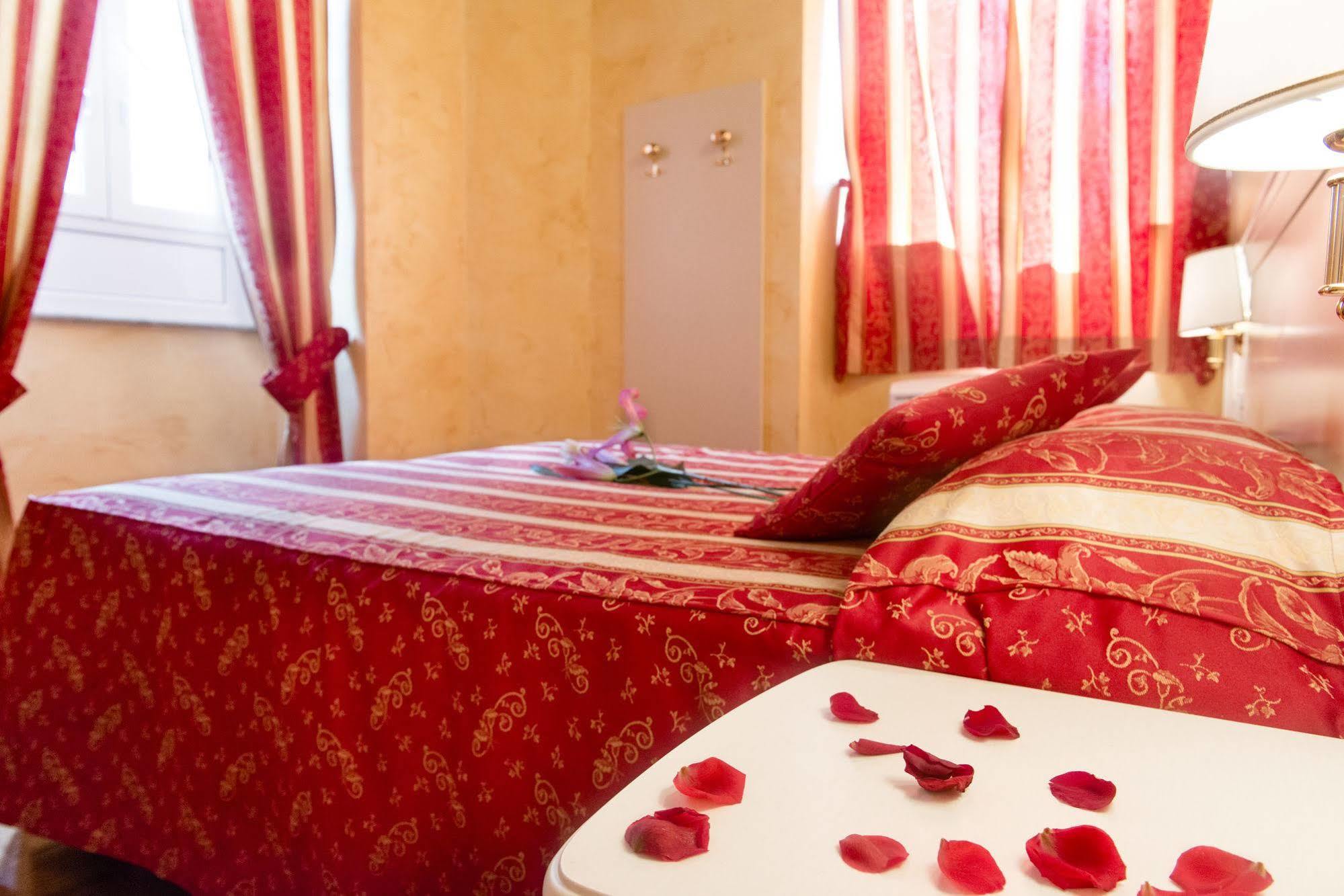 Bed and Breakfast Domus Trevi Рим Экстерьер фото