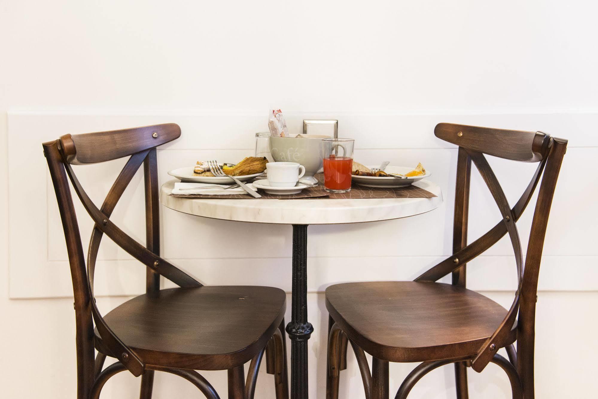 Bed and Breakfast Domus Trevi Рим Экстерьер фото
